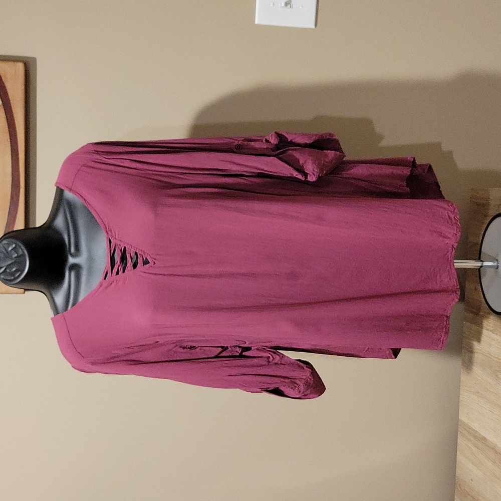 Torrid Burgundy / Pink Challis Strappy Blouse 3/4 Sleeve  EUC  Size 1
